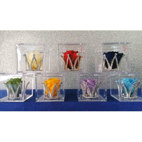 Corona di strass con rosa eterna e scatolina plexi 6x6x6
