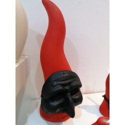 Corno con maschera in ceramica colore opaco